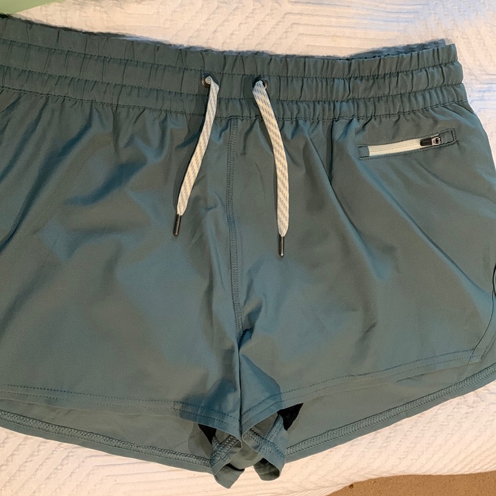 Vuori Clementine Short in dark green
